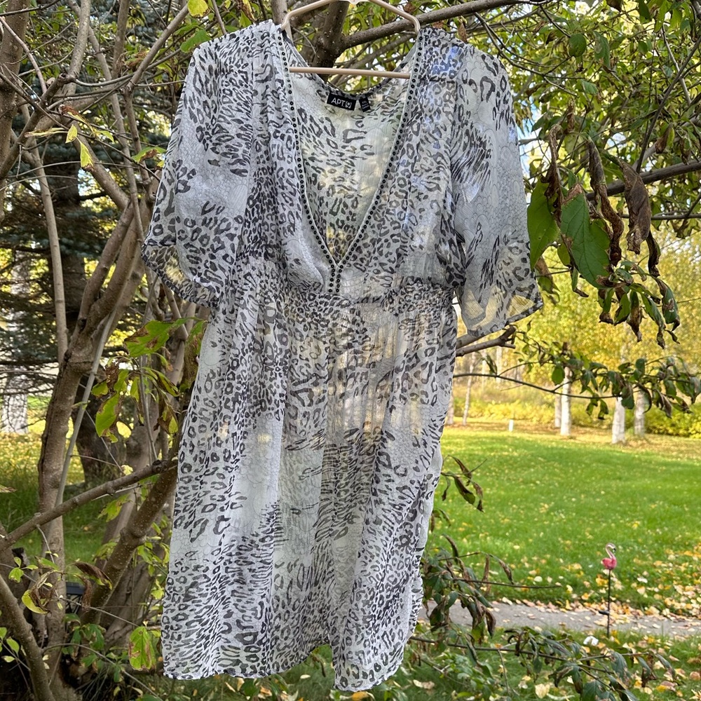 Apt 9 women’s sheer blouse